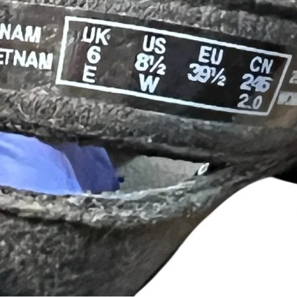 Clarks Black Leather Ultimate Comfort Slide Sandals Size 8.5W - Picture 9 of 9